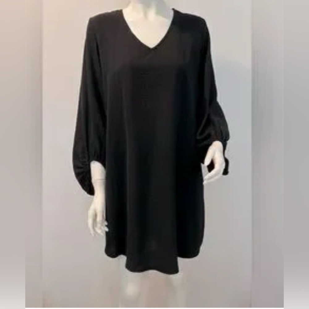 JODIFL Black Asymmetrical 3/4 Sleeve Tunic